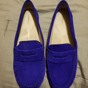 Blue suede Shoes
